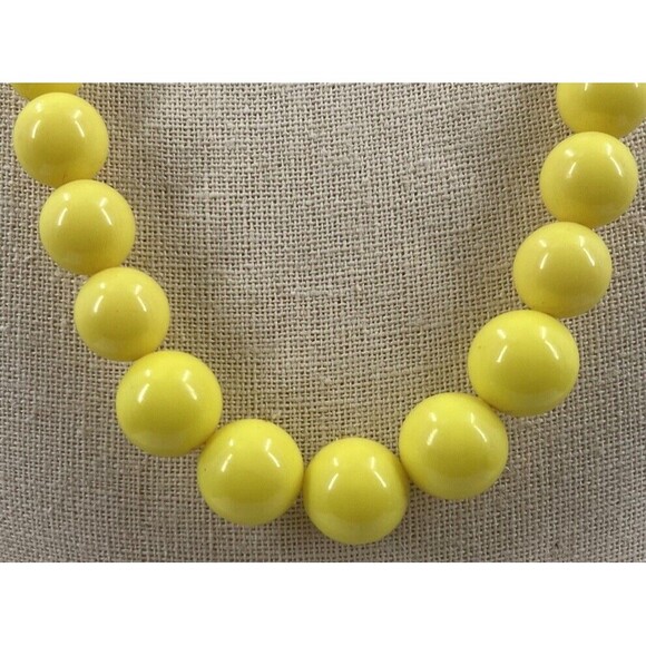 Vintage Knotted Beaded Necklace Large Chunky Yellow Choker Necklace 11.5” Retro - Picture 7 of 7
